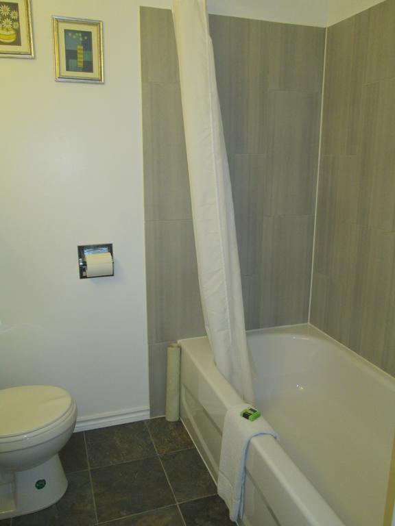 Edgewater Motel And Campground Temiskaming Shores Bilik gambar